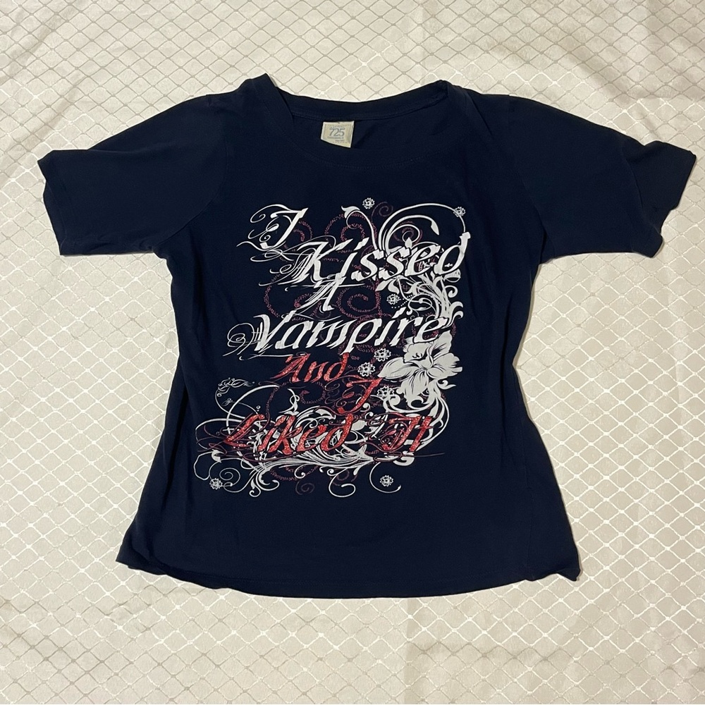 725 Originals Women’s Graphic Vampire Font Swirl Flower T-Shirt Emo Scene Y2K